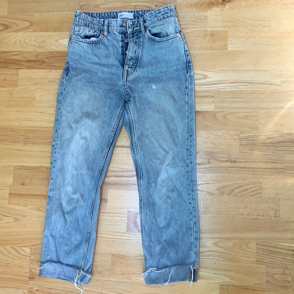 Zara light wash blue jeans size 4